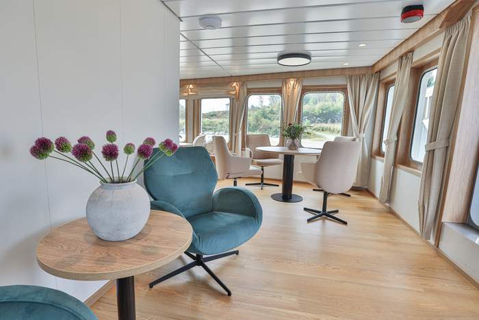 MV Vikingfjord Tables and Chairs Stern View Secret Atlas.jpg